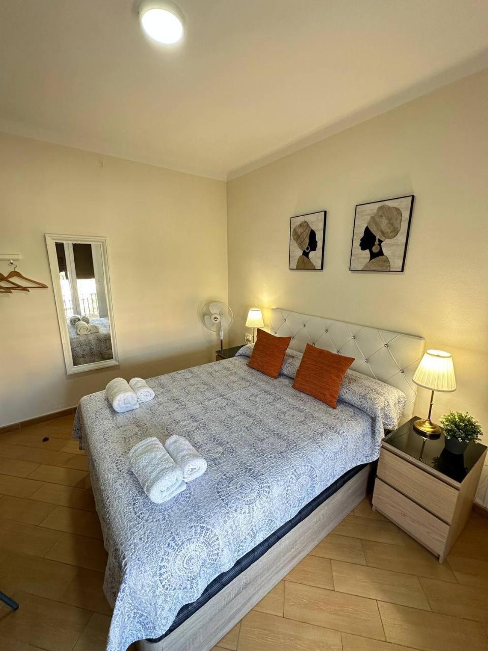 Rooms Nueva Valencia Barcelona Luaran gambar